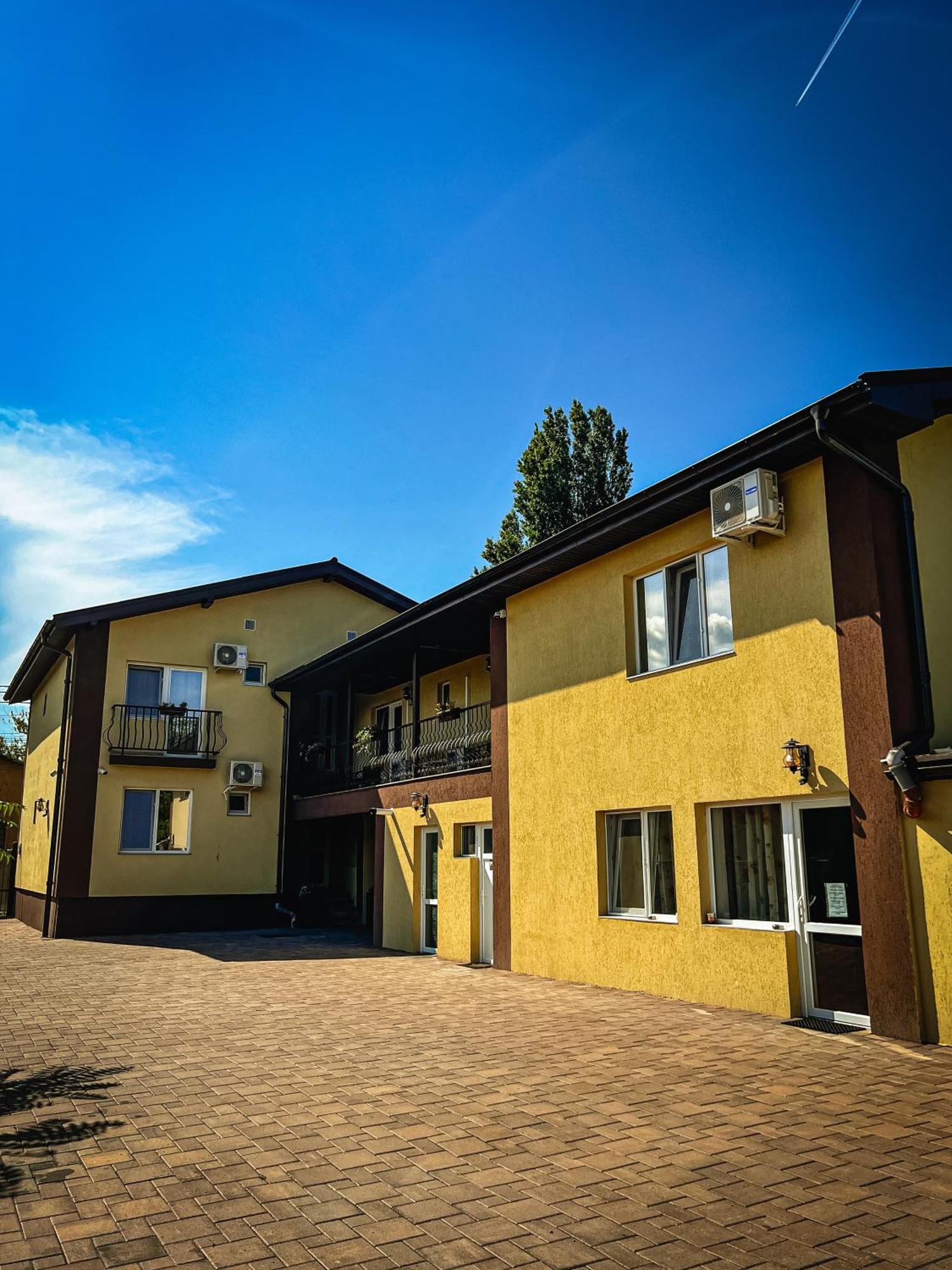 Pensiune Carpati Hunedoara Exteriör bild
