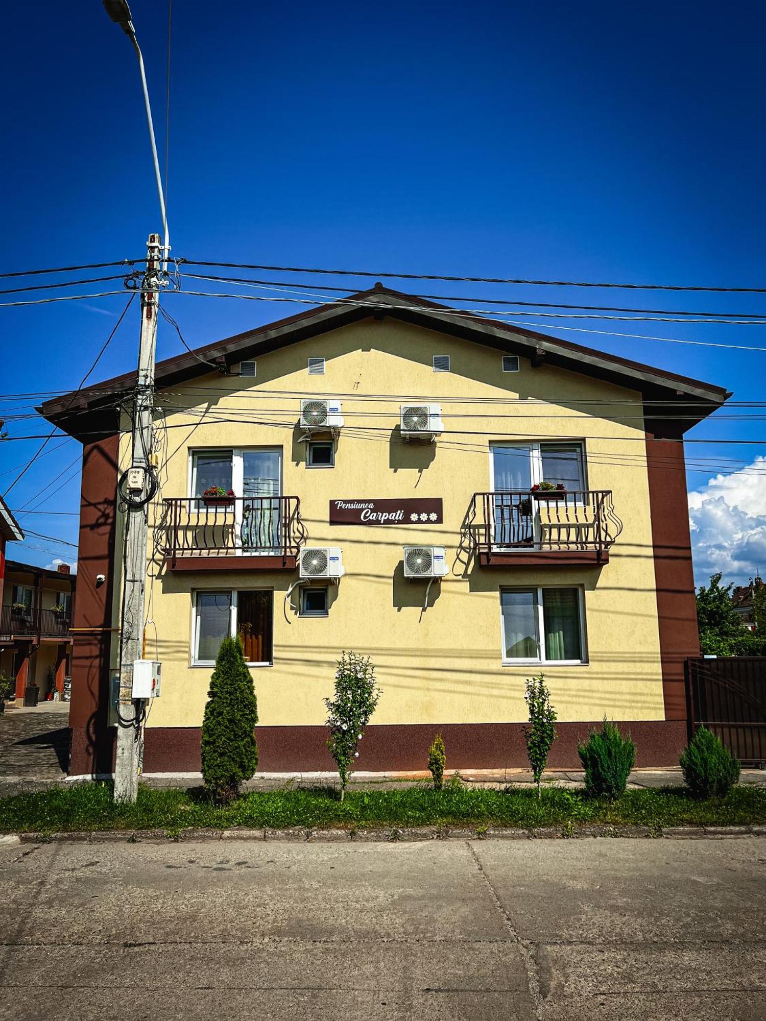 Pensiune Carpati Hunedoara Exteriör bild