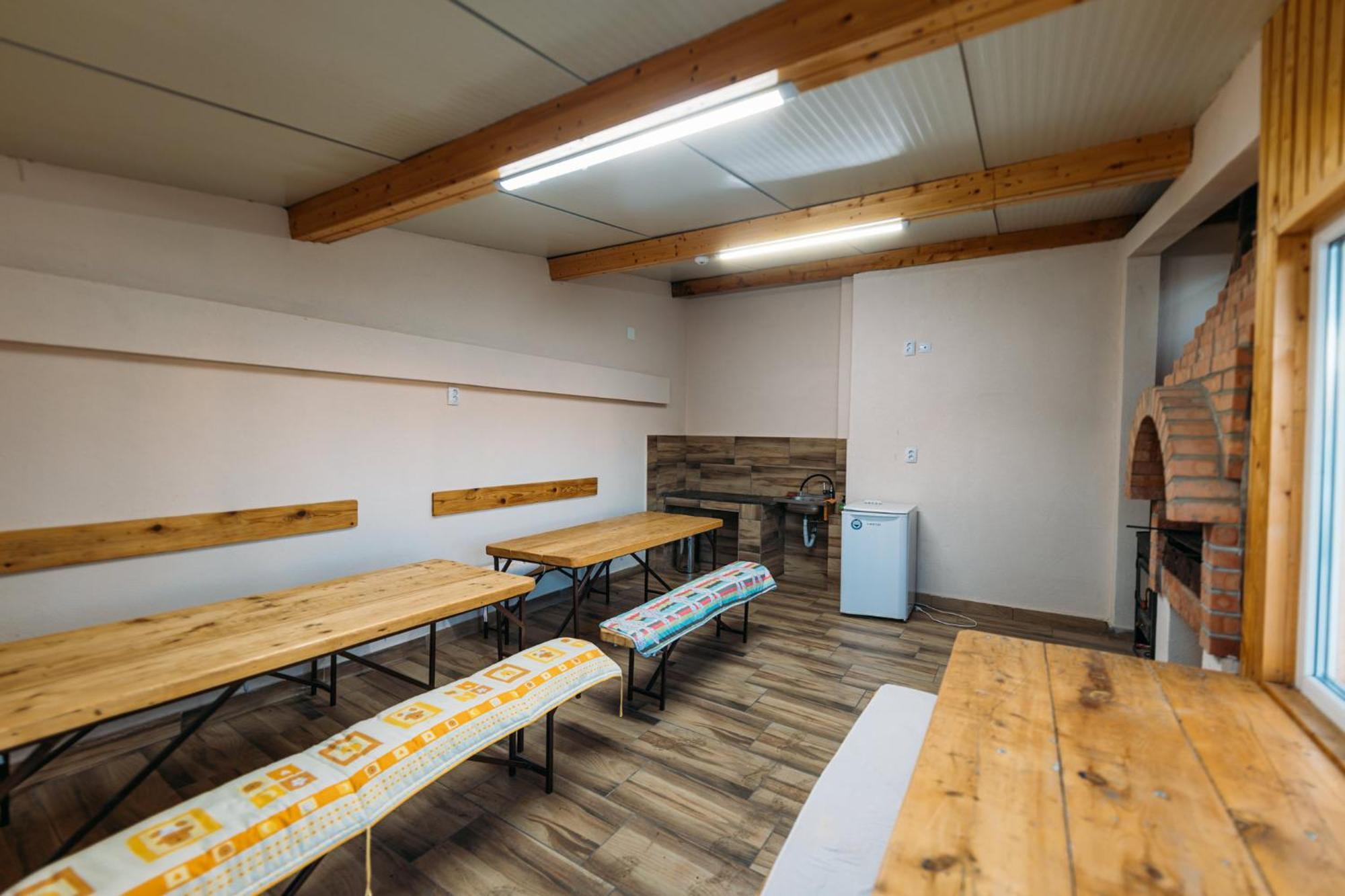 Pensiune Carpati Hunedoara Exteriör bild