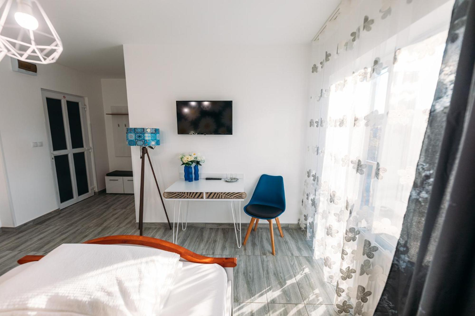 Pensiune Carpati Hunedoara Exteriör bild
